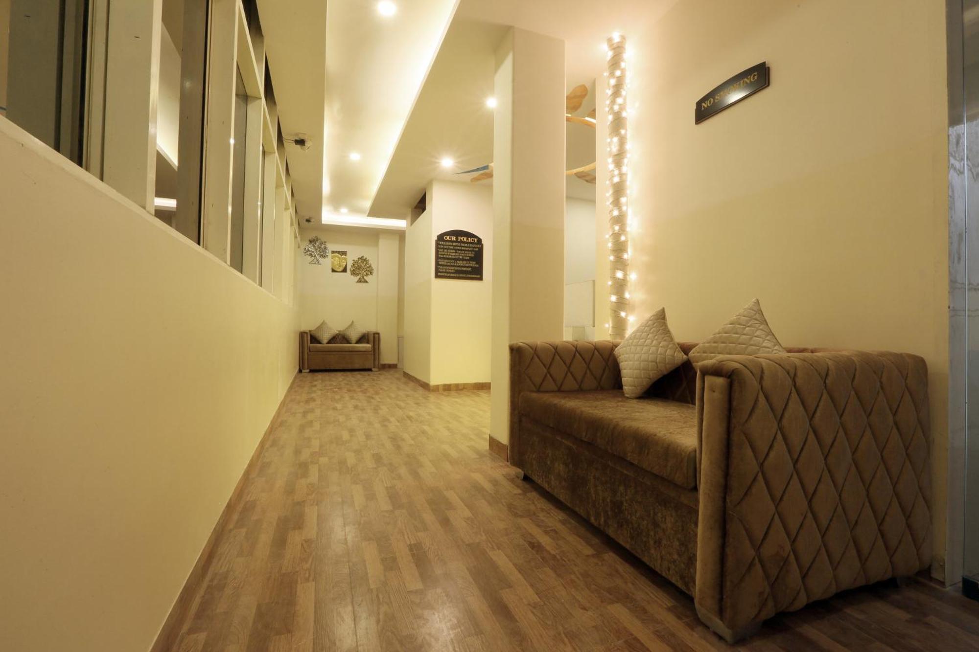 Bed and Breakfast Plazzo Prime Plaza At Delhi Airport à New Delhi Extérieur photo