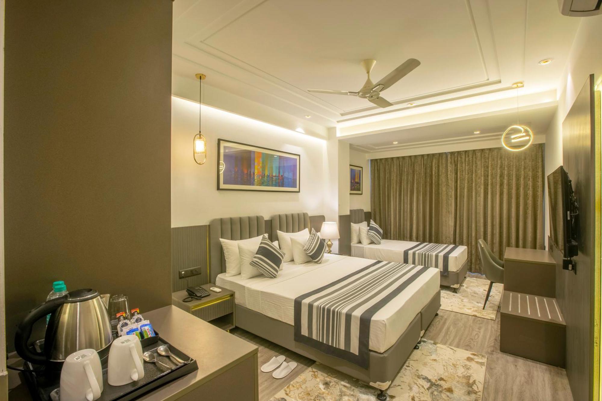 Bed and Breakfast Plazzo Prime Plaza At Delhi Airport à New Delhi Extérieur photo